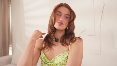 Snapshot of villanelle_l chatting on 02-05-26, 08:30 Lana online show from 02-05-26, 08:30