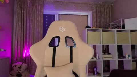 Eva online show from 03-10-25, 05:43