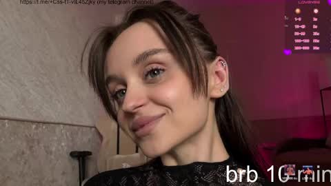 Snapshot of villuuvargas chatting on 04-15-26, 02:07 Eva online show from 04-15-26, 02:07