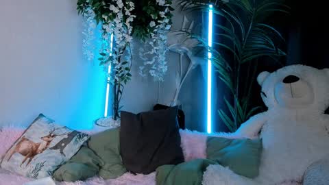 Snapshot of villy_billy chatting on 12-05-24, 08:00 Hey sweetyIam Ariel 3 Ready to play with you online show from 12-05-24, 08:00