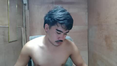 Snapshot of vin_17 chatting on 04-21-26, 02:37 Call me Marvin online show from 04-21-26, 02:37