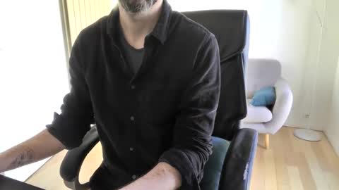 Snapshot of vince_du_80 chatting on 03-19-26, 10:08 Vince online show from 03-19-26, 10:08