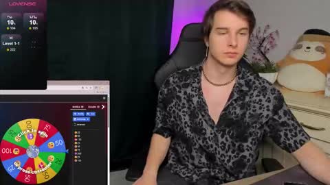 Vincent Strong online show from 11-19-25, 08:14