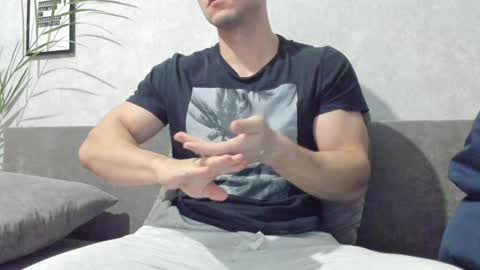 Snapshot of vincent_o chatting on 01-11-25, 07:38 Vincent. uncut 18cm online show from 01-11-25, 07:38