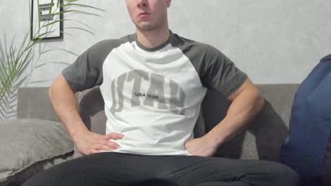 Snapshot of vincent_o chatting on 01-17-25, 02:28 Vincent. uncut 18cm online show from 01-17-25, 02:28