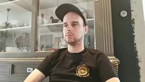 Snapshot of vincentbb1 chatting on 09-26-25, 01:04 Vincent online show from 09-26-25, 01:04