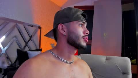 Snapshot of vincentblack_ chatting on 05-20-26, 06:52 Vincent online show from 05-20-26, 06:52