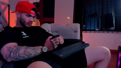 Snapshot of vincentblack_ chatting on 07-22-26, 04:59 Vincent online show from 07-22-26, 04:59