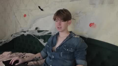 Vincent online show from 10-18-25, 05:32