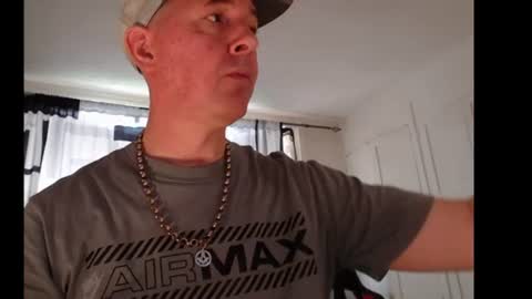 Snapshot of vincerubio chatting on 06-20-26, 10:51 vincerubio online show from 06-20-26, 10:51