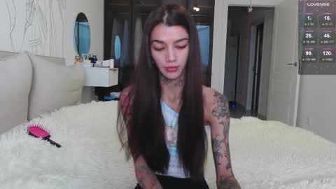 Snapshot of vinkitinkii chatting on 12-23-25, 07:17 vinkitinkii online show from 12-23-25, 07:17