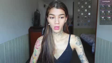 Snapshot of vinkitinkii chatting on 01-13-26, 05:35 vinkitinkii online show from 01-13-26, 05:35