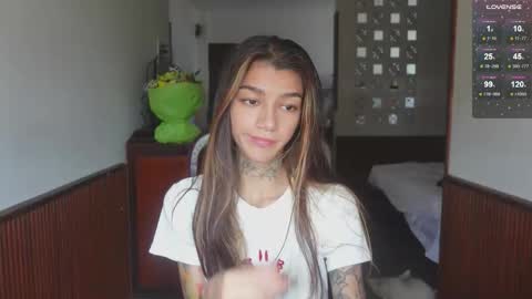 Snapshot of vinkitinkii chatting on 02-19-26, 06:31 vinkitinkii online show from 02-19-26, 06:31