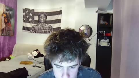 Snapshot of vinnie_06 chatting on 09-18-25, 08:22 vinnie online show from 09-18-25, 08:22