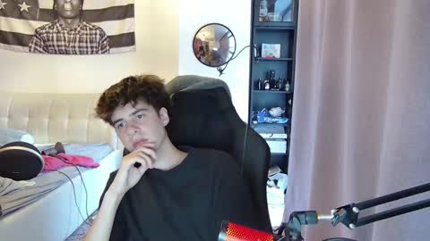 Snapshot of vinnie_06 chatting on 10-14-25, 03:02 vinnie online show from 10-14-25, 03:02