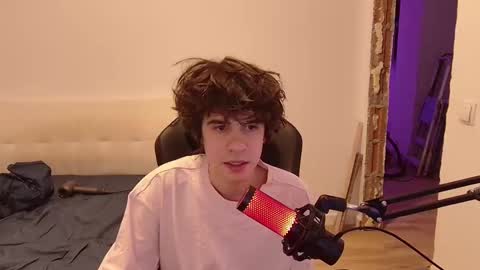 Snapshot of vinnie_06 chatting on 03-03-26, 10:15 vinnie online show from 03-03-26, 10:15