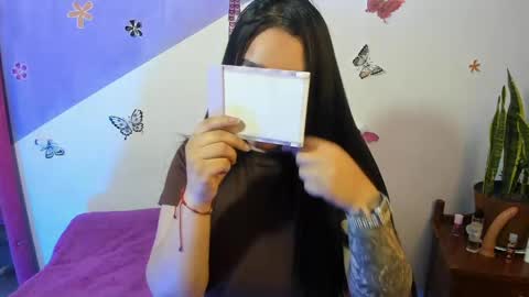 Snapshot of vio_let_ chatting on 06-01-26, 07:21 Daniela online show from 06-01-26, 07:21