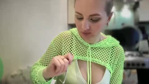 Funny  girl online show from 02-16-25, 05:04