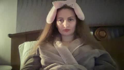 Snapshot of viola_1 chatting on 03-18-26, 01:09 Funny girl online show from 03-18-26, 01:09