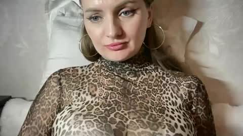 Snapshot of viola_1 chatting on 04-14-26, 11:44 Funny girl online show from 04-14-26, 11:44