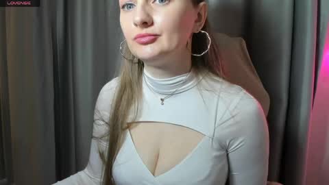Snapshot of viola_1 chatting on 05-05-26, 07:27 Funny girl online show from 05-05-26, 07:27
