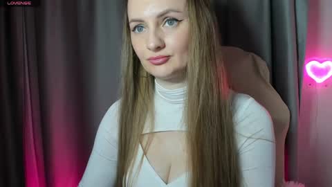 Snapshot of viola_1 chatting on 05-05-26, 07:33 Funny girl online show from 05-05-26, 07:33