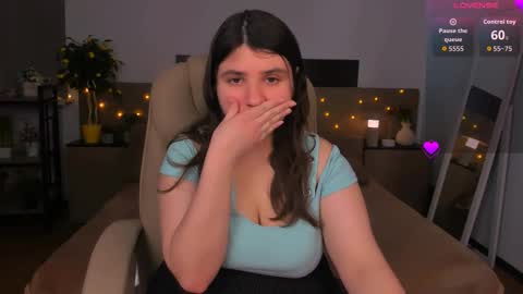 Snapshot of viola__shy chatting on 03-17-26, 09:07 Viola online show from 03-17-26, 09:07