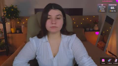 Snapshot of viola__shy chatting on 03-24-26, 09:20 Viola online show from 03-24-26, 09:20