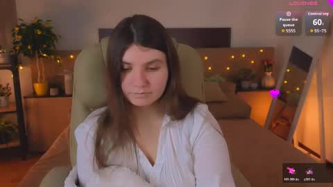 Snapshot of viola__shy chatting on 04-11-26, 08:24 Viola online show from 04-11-26, 08:24