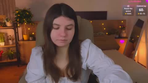 Snapshot of viola__shy chatting on 04-20-26, 08:21 Viola online show from 04-20-26, 08:21