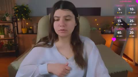 Snapshot of viola__shy chatting on 05-10-26, 08:03 Viola online show from 05-10-26, 08:03
