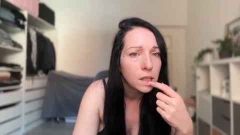 Vio online show from 02-15-26, 10:58