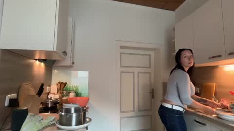 Snapshot of viola_beck chatting on 06-09-26, 10:27 Vio online show from 06-09-26, 10:27
