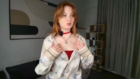 Viola but friends call me Sisi online show from 03-28-26, 04:28