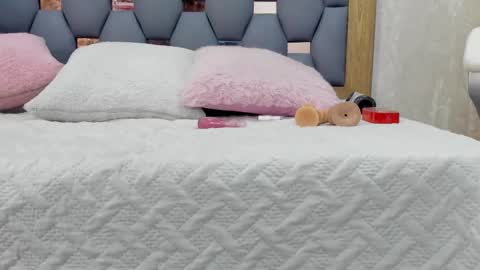 violeet_gray online show from 03-08-25, 11:37