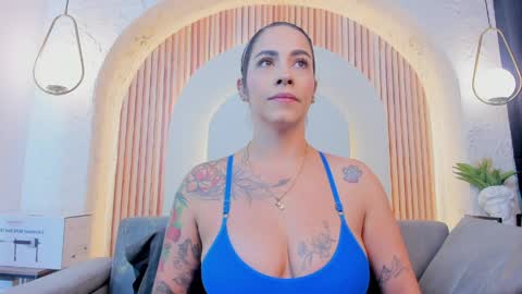 Violette online show from 04-08-26, 10:26