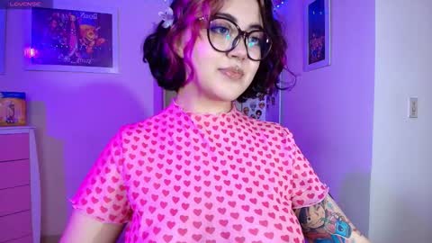 Snapshot of violeet_smile chatting on 02-08-26, 01:20 violet online show from 02-08-26, 01:20