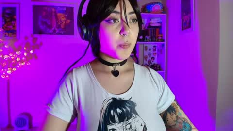 violet online show from 05-25-26, 11:11