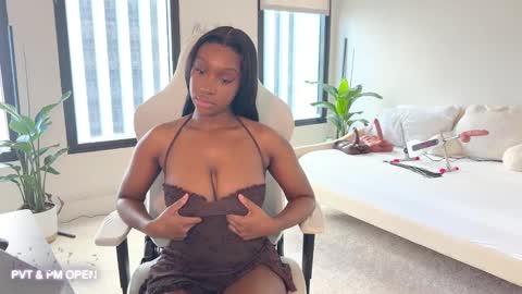 Fantasy Black Girl online show from 02-02-25, 09:23