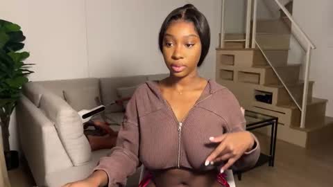 Fantasy Black Girl online show from 10-04-25, 04:10