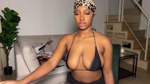 Fantasy Black Girl online show from 11-11-25, 05:18