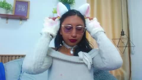 V I O L E T  online show from 06-23-26, 03:21