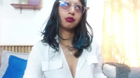 V I O L E T  online show from 06-25-26, 03:05