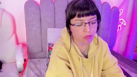 Violet online show from 03-04-25, 09:54