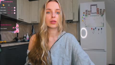 Violet online show from 02-05-25, 01:33