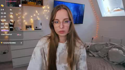 Violet online show from 03-18-26, 01:47