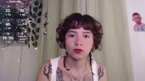 Snapshot of violet_bluee chatting on 06-11-26, 07:39 Violet online show from 06-11-26, 07:39
