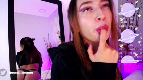 Violet Jones online show from 01-24-25, 12:52