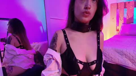 Violet Jones online show from 10-06-25, 02:36