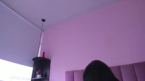 Snapshot of violet_myerrs chatting on 09-18-25, 01:46 violet online show from 09-18-25, 01:46